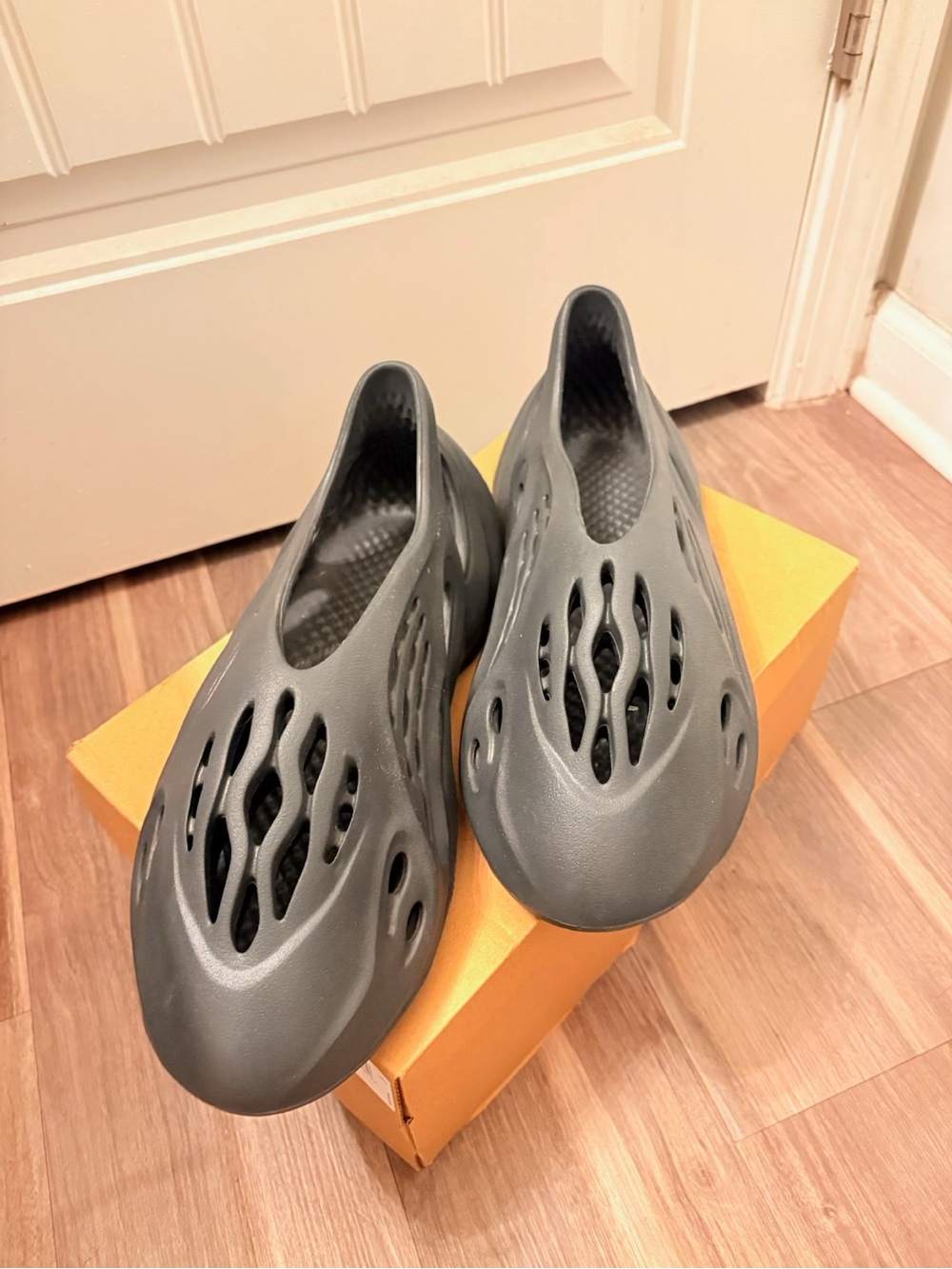 Yeezy Foam Runner Slip-On Sandals in Charcoal New never worn (no box)
